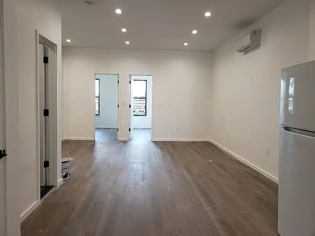 Spacious 4-Bedroom Apartment in Kensington