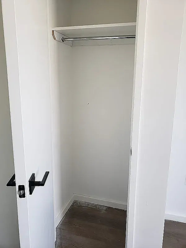 Spacious 4-Bedroom Apartment in Kensington