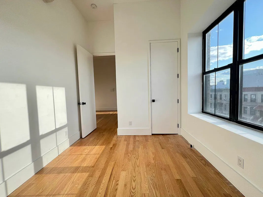 Modern 2-Bedroom, 1-Bath Apartment in Crown Heights