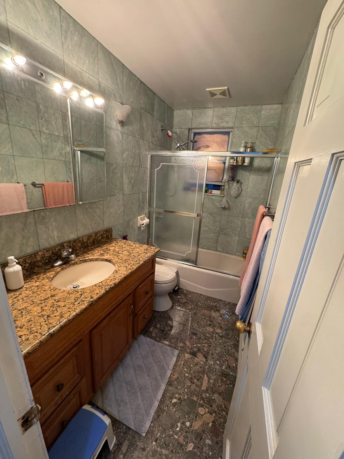 Habitación hermosa en Rego park