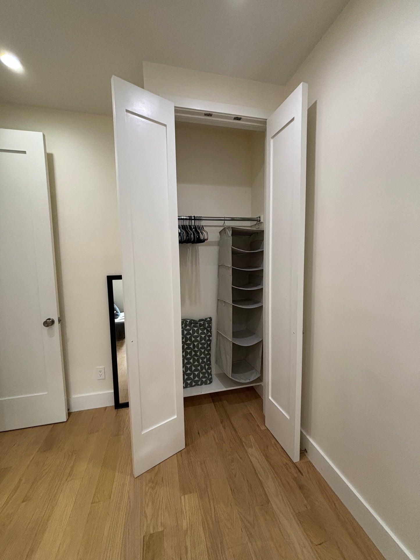 Spacious Room in Crown Heights – Easy Access to the City!