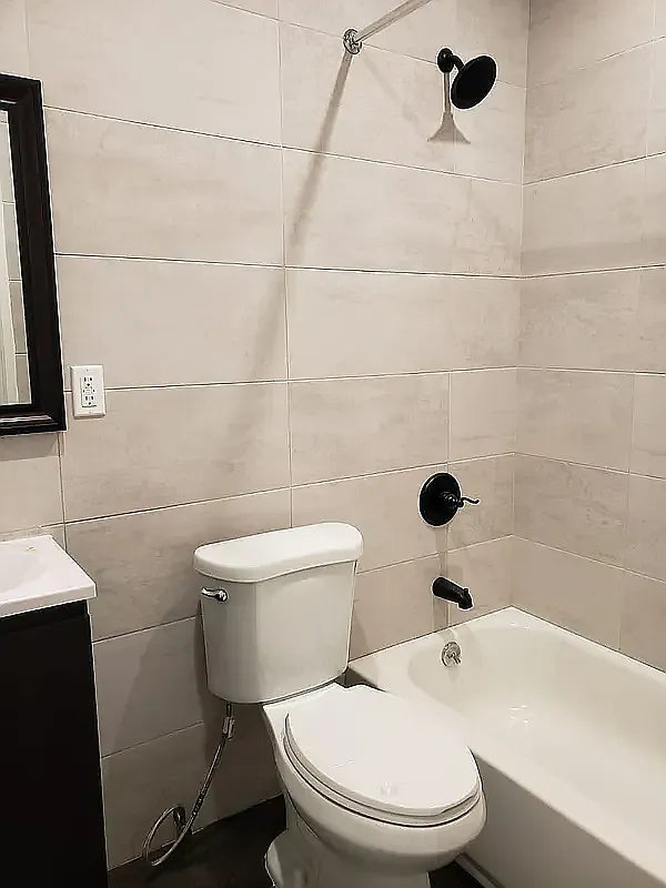 Spacious 4-Bedroom Apartment in Kensington