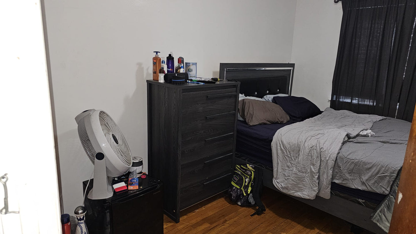 Habitación privada en apartamento céntrico con todo lo necesario alrededor.