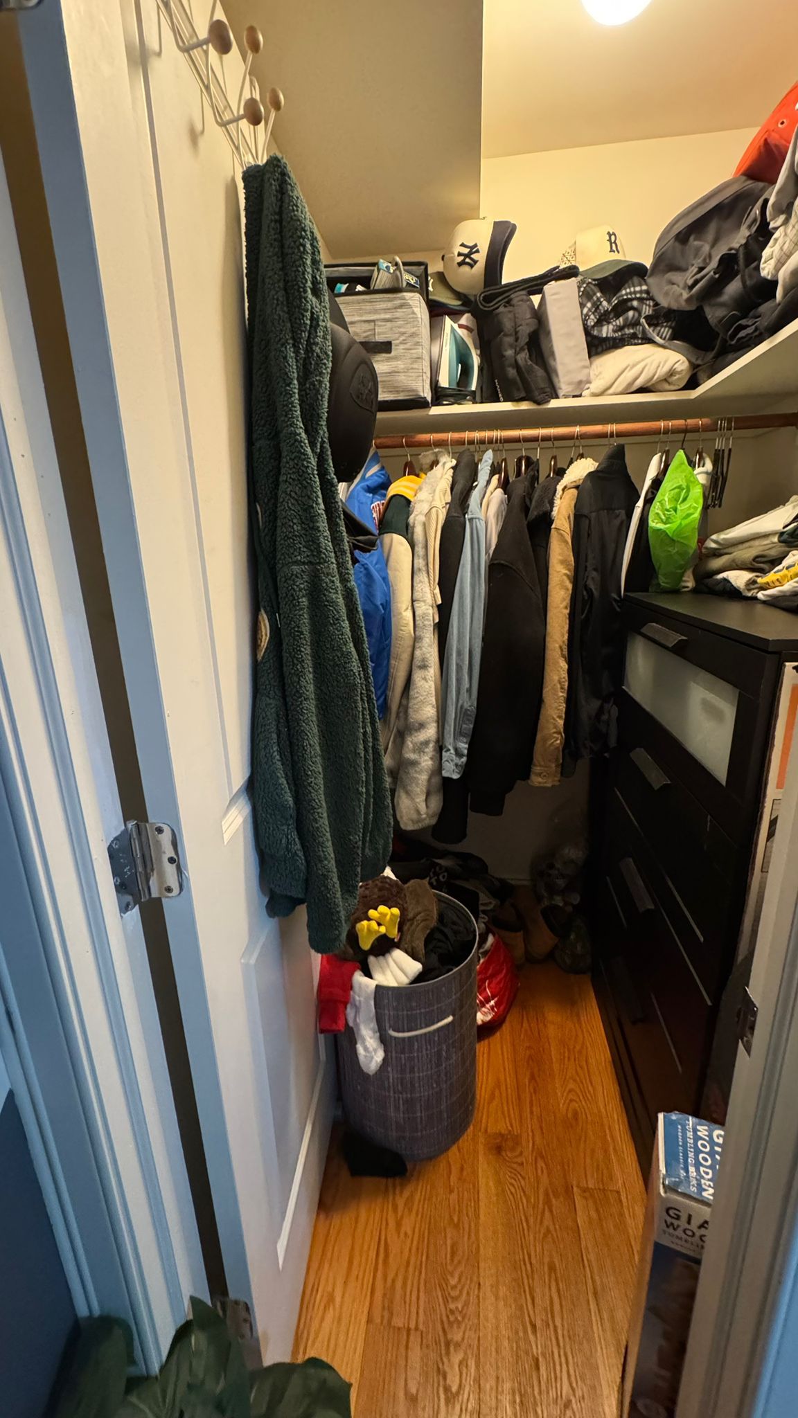 Habitación amplia y acogedora en Middle Village!