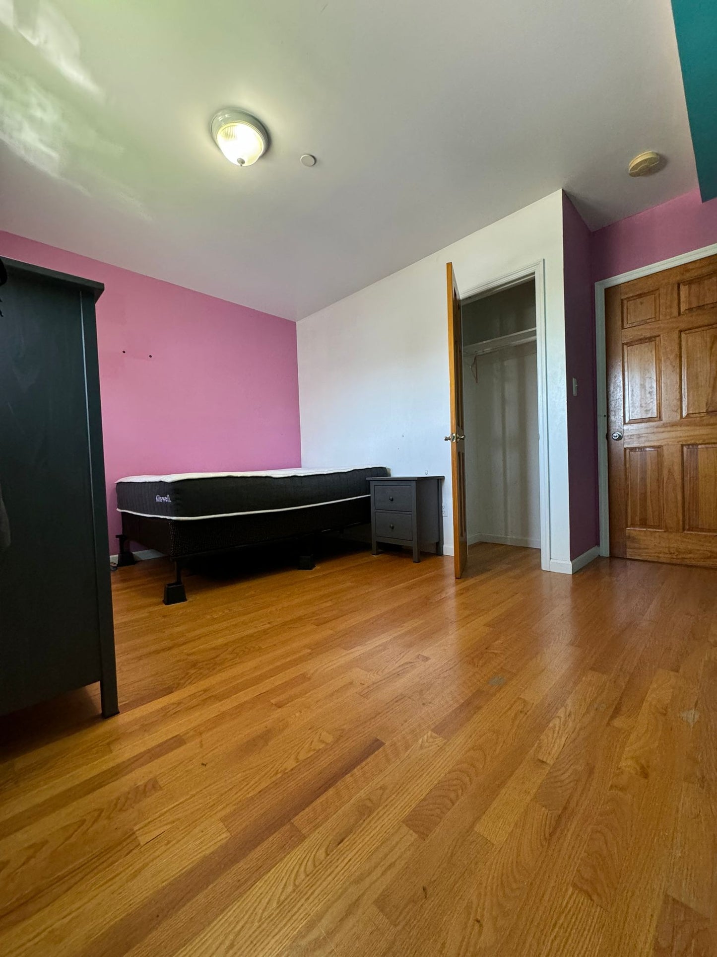Habitación privada en Glendale muy amplia!