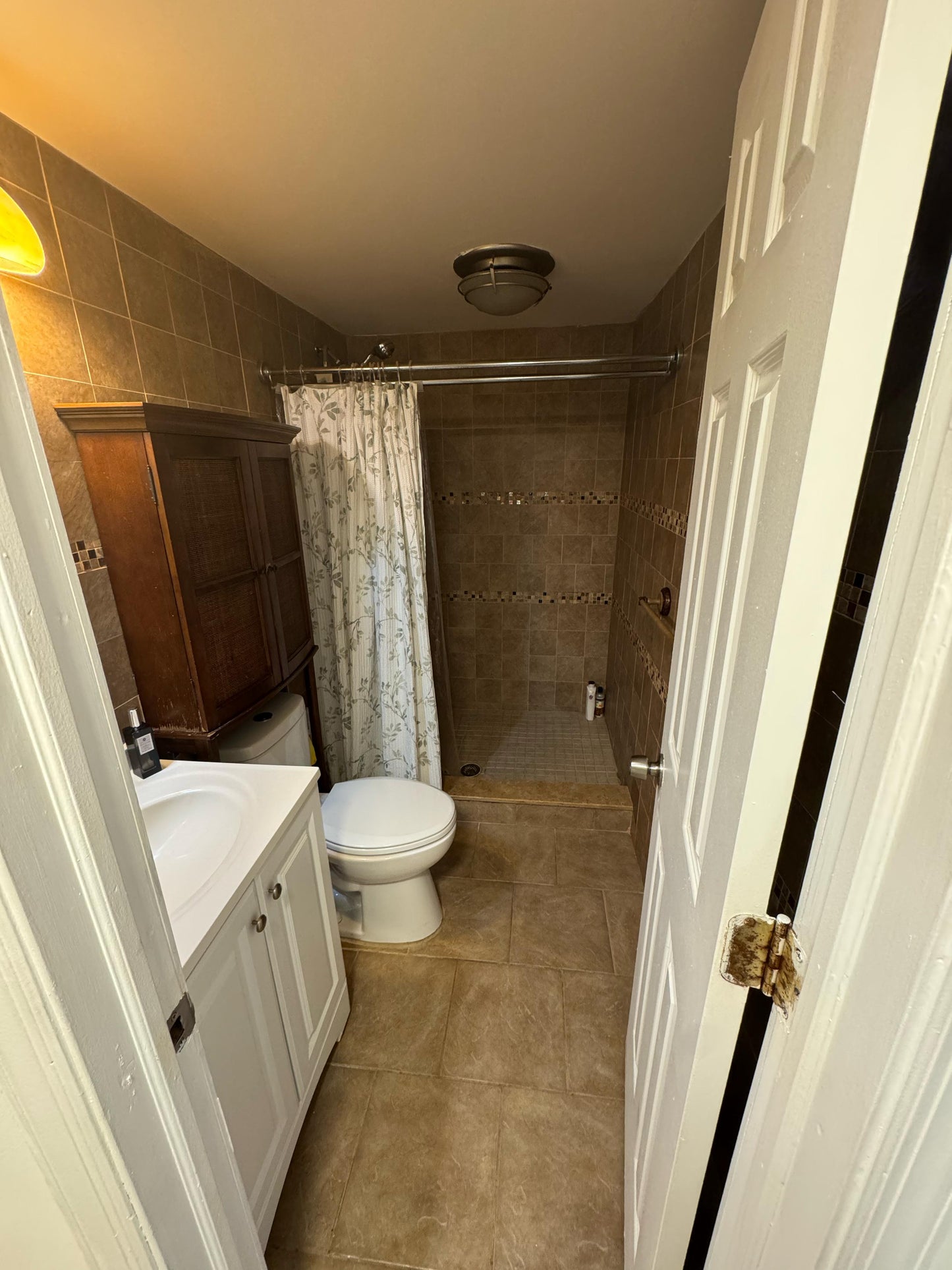 Private Room for rent in City Island!