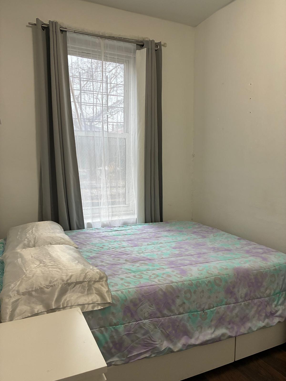 Furnished room in Jackson Heights, close to everything