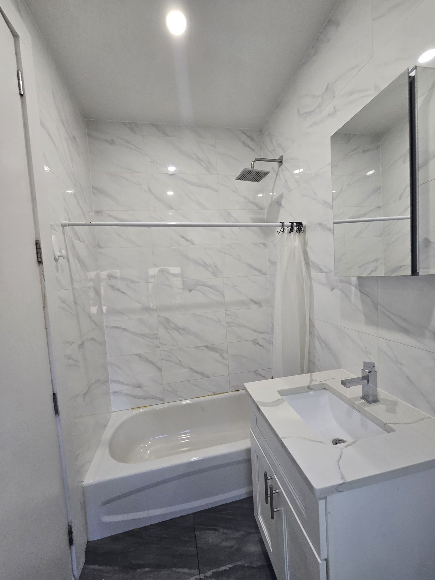 Habitación privada con baño privado – Sunnyside, Queens