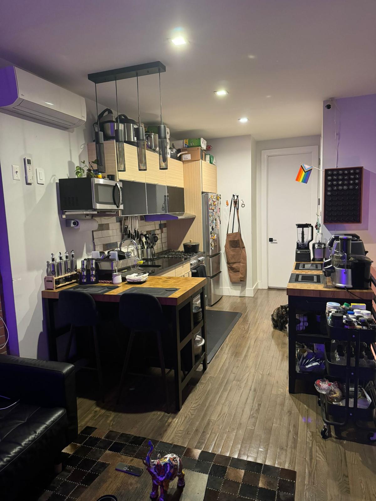 Compact Room for a man in Ridgewood – Convenient Location with Great Amenities