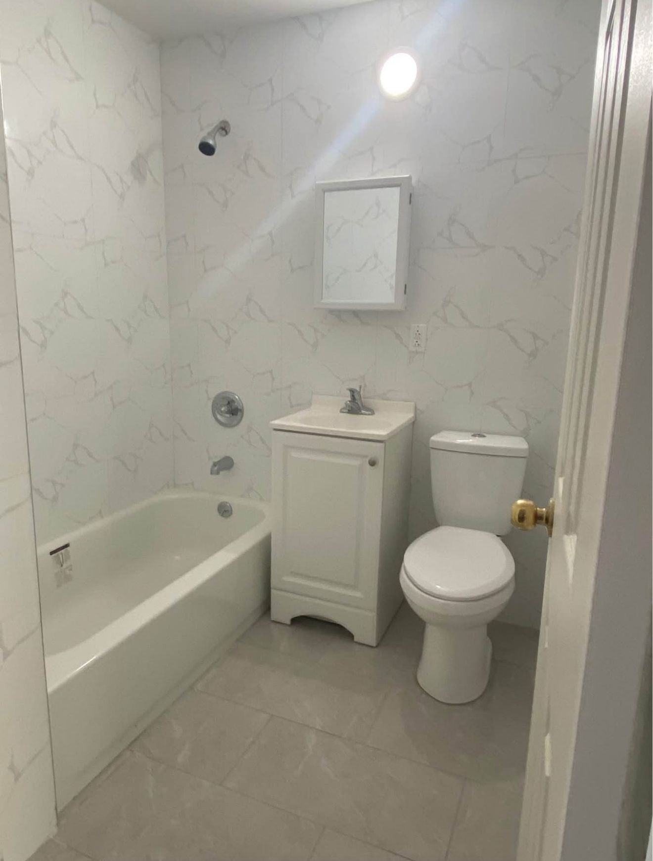 I am looking for a roommate (one person) in a clean and new apartment, one block from the R,M,E subway.