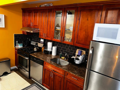 Private room in woodside !