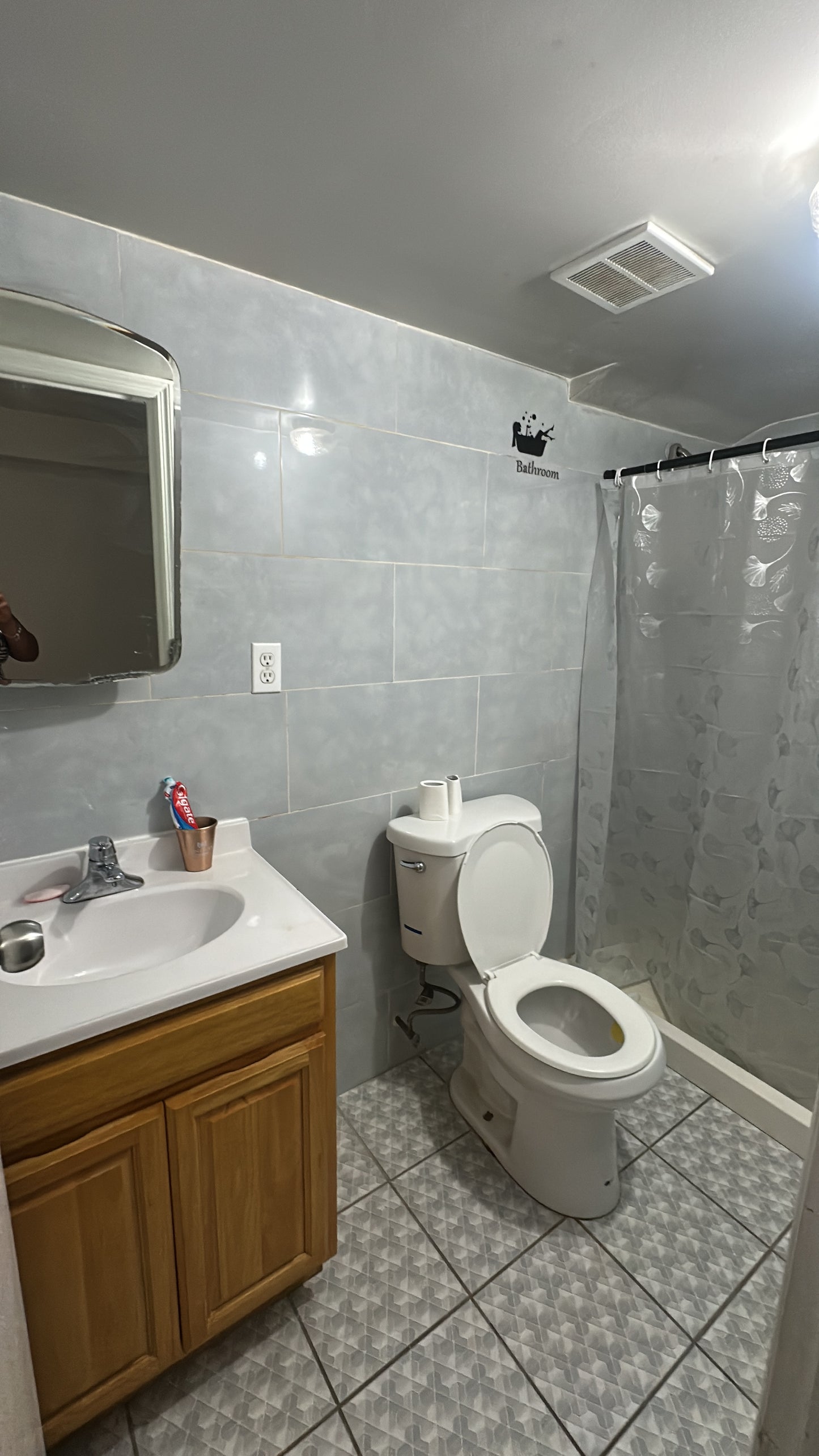 Small & Cozy Room for Rent in Woodhaven, Queens