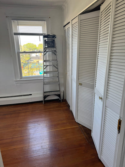 Habitación en middle village - disponibilidad inmediata