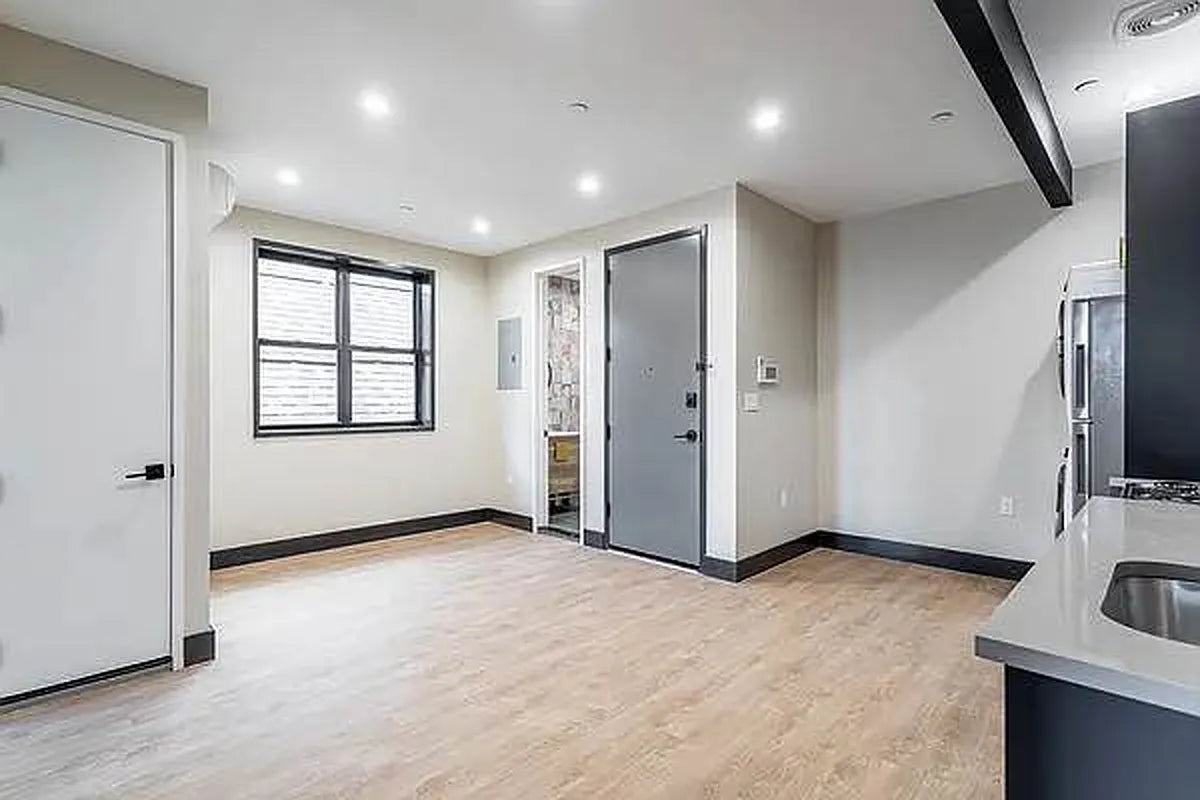 Modern 2 Bedroom / 1 Bathroom in Flatbush