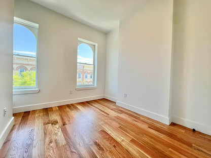 Modern 1 Bedroom / 1 Bathroom Apartment in Ridgewood