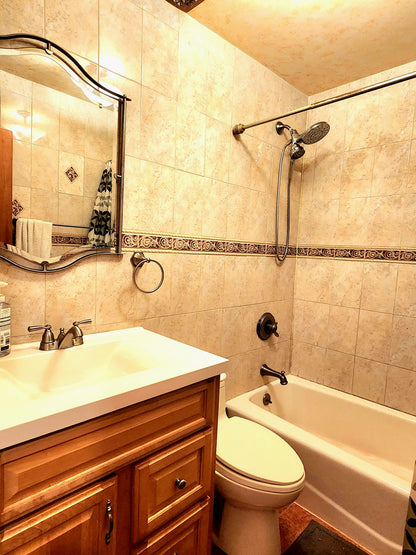Private room in a quiet, recently renovated home located in Middle Village, Queens.