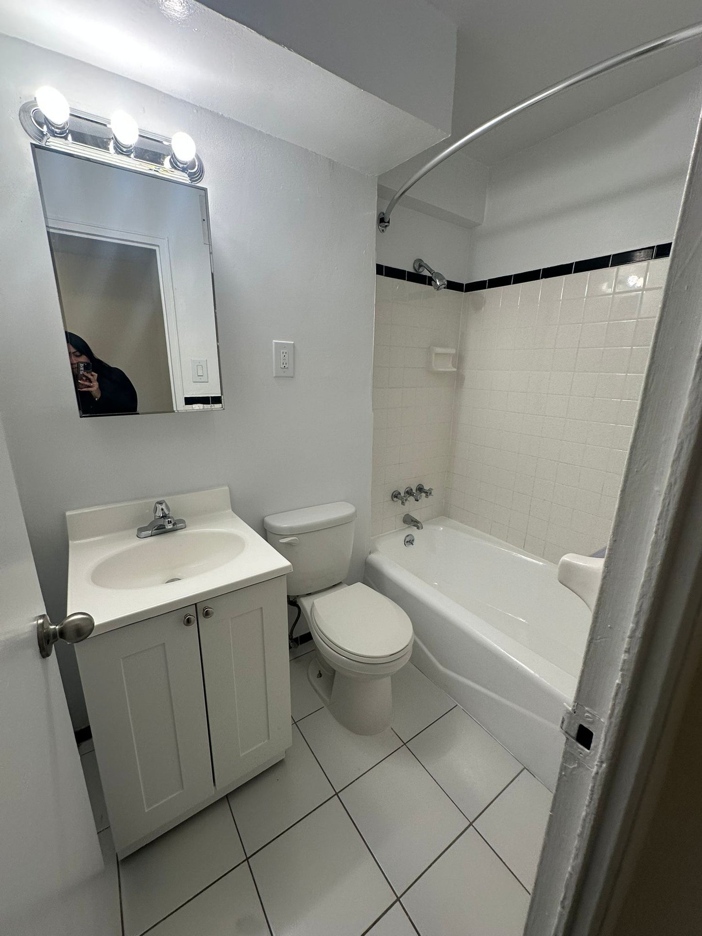 Private Room for Rent in a Gated Community in Corona