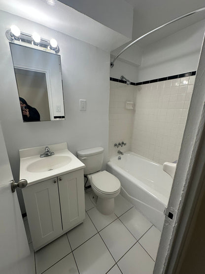 Private Room for Rent in a Gated Community in Corona
