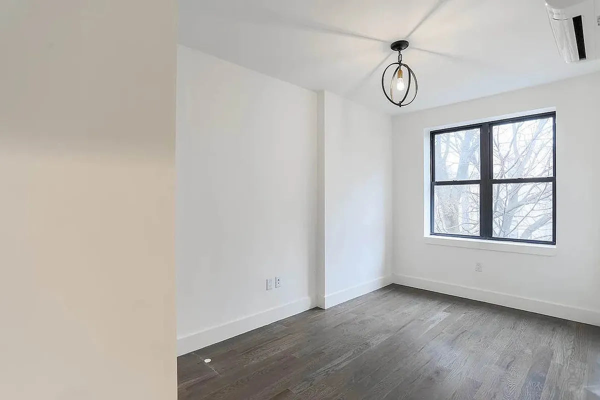 Modern 1 Bedroom / 1 Bathroom Apartment in Crown Heights