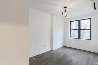 Modern 1 Bedroom / 1 Bathroom Apartment in Crown Heights