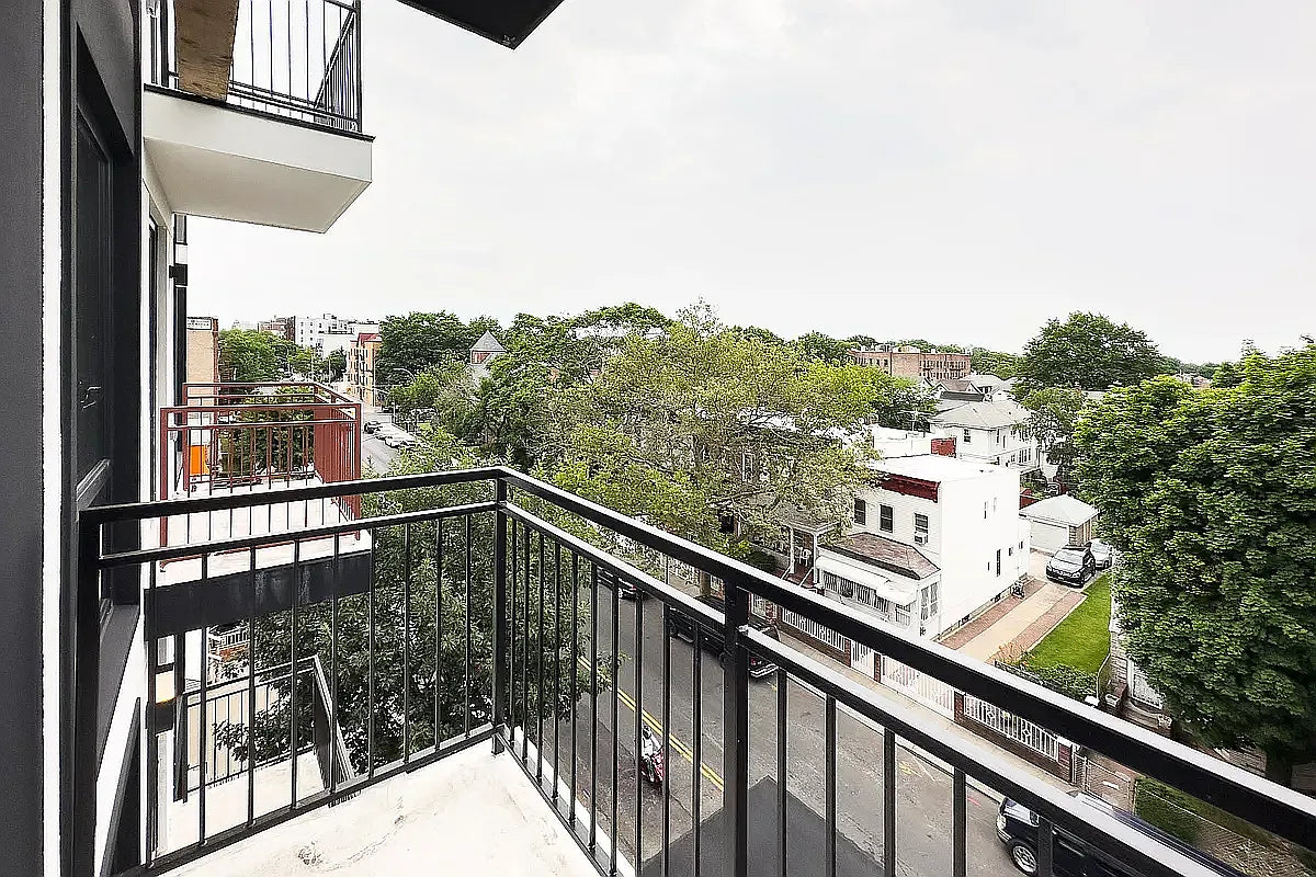 Modern 2 Bedroom / 1 Bathroom in Flatbush