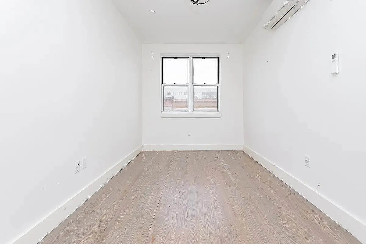 Modern 1 Bedroom / 1 Bathroom Apartment in Crown Heights