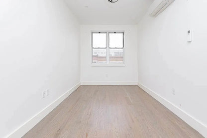 Modern 1 Bedroom / 1 Bathroom Apartment in Crown Heights