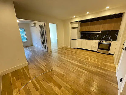 Modern 2-Bedroom, 1-Bathroom Apartment in Crown Heights