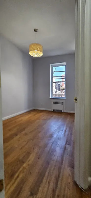 Modern 3 Bedroom / 1 Bathroom Apartment in Brownsville