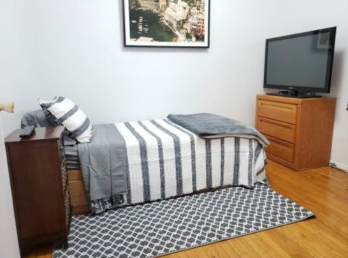 Habitación económica amoblada en Maspeth, disponibilidad inmediata