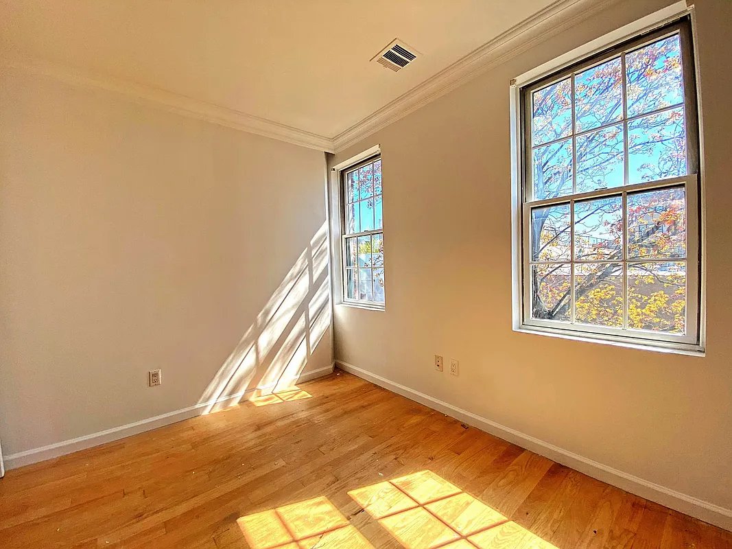 Apartment For Rent - Greenwood