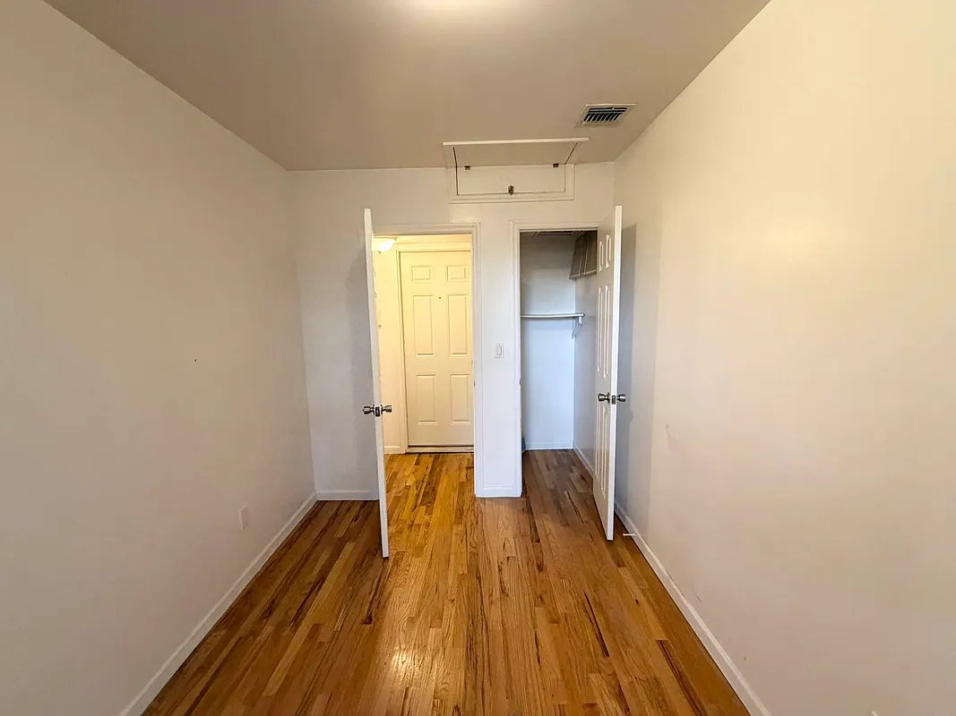 Large luxurious 1 bed in beautiful updated Brownstone located on one of the most beautiful desirable blocks in Central Harlem