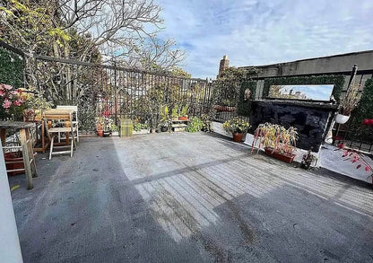 Large luxurious 1 bed in beautiful updated Brownstone located on one of the most beautiful desirable blocks in Central Harlem