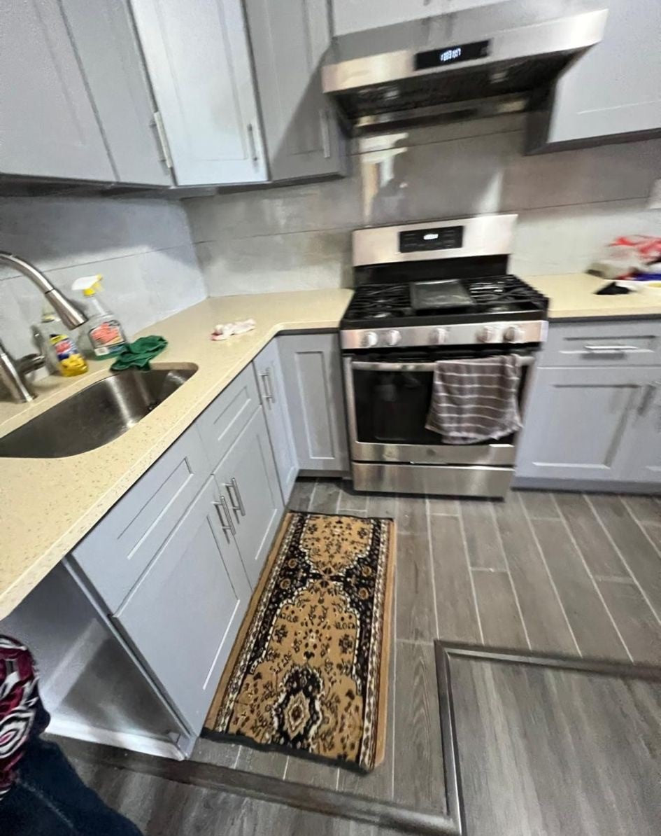 Habitación privada solo se comparte con una mujer, súper cómoda y con muy buena ubicación.