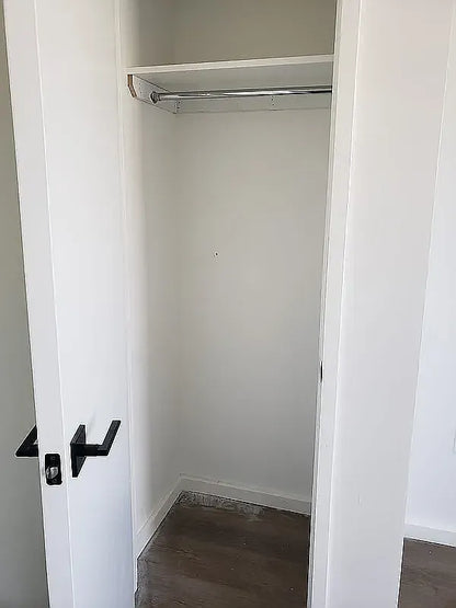 Spacious 4-Bedroom Apartment in Kensington