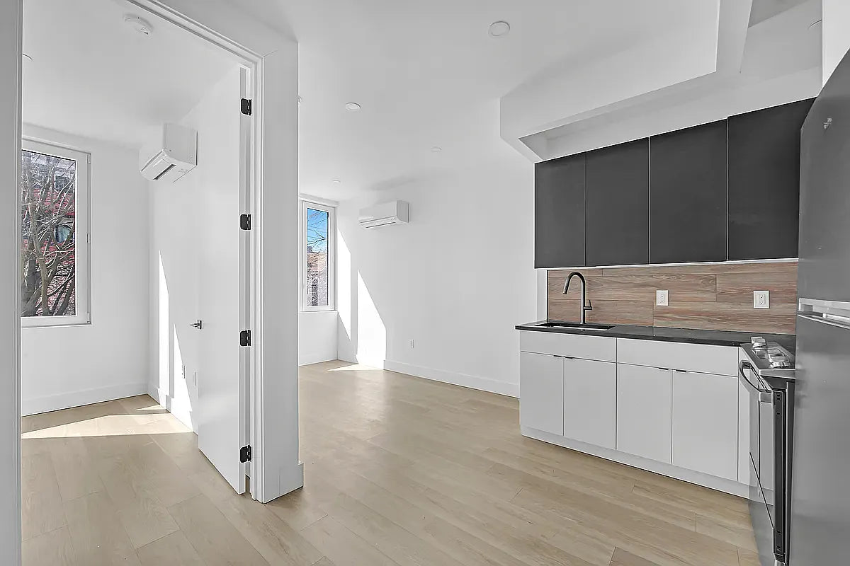 Modern 2-Bedroom, 1-Bath Apartment in East Flatbush – Prime Location