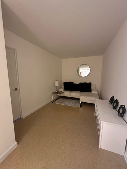 LARGE AND BRIGHT ROOM