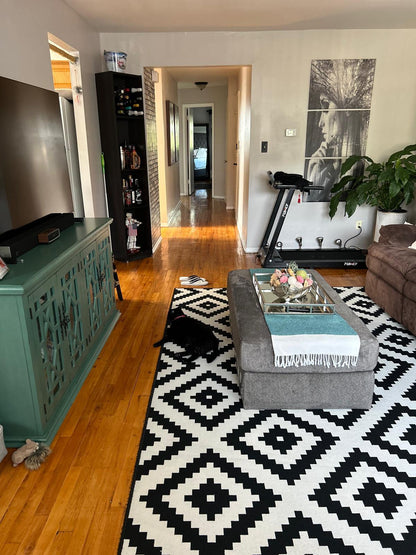 Habitación económica amoblada en Maspeth, disponibilidad inmediata