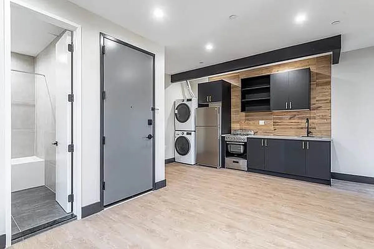 Modern 2 Bedroom / 1 Bathroom in Flatbush