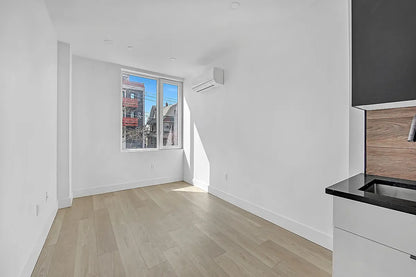 Modern 2-Bedroom, 1-Bath Apartment in East Flatbush – Prime Location