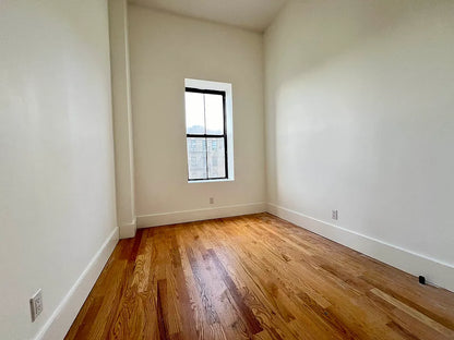 Modern 2-Bedroom, 1-Bath Apartment in Crown Heights