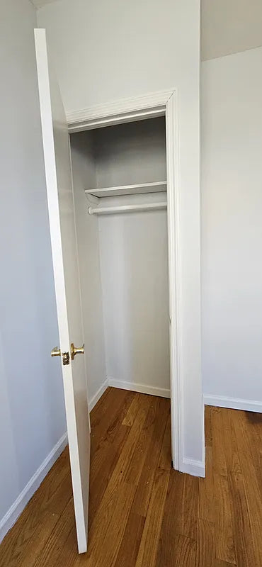 Modern 3 Bedroom / 1 Bathroom Apartment in Brownsville