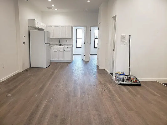 Spacious 4-Bedroom Apartment in Kensington