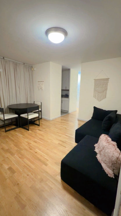 Large and bright private room in Queens.