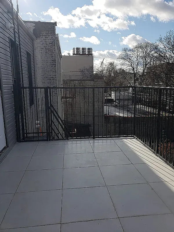 Spacious 4-Bedroom Apartment in Kensington