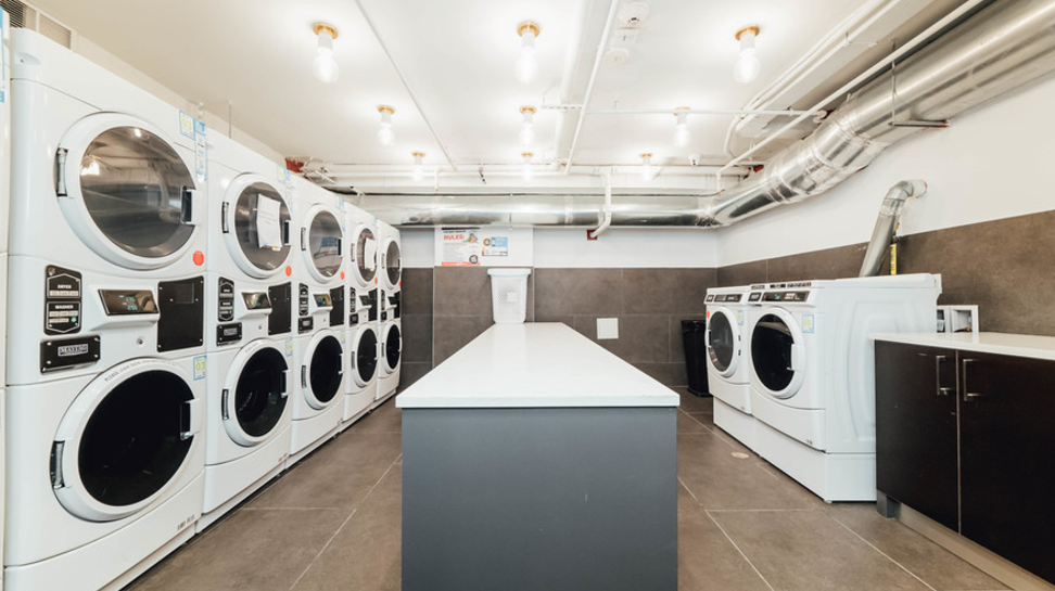 Modern 1 Bedroom / 1 Bathroom Apartment in Midwood