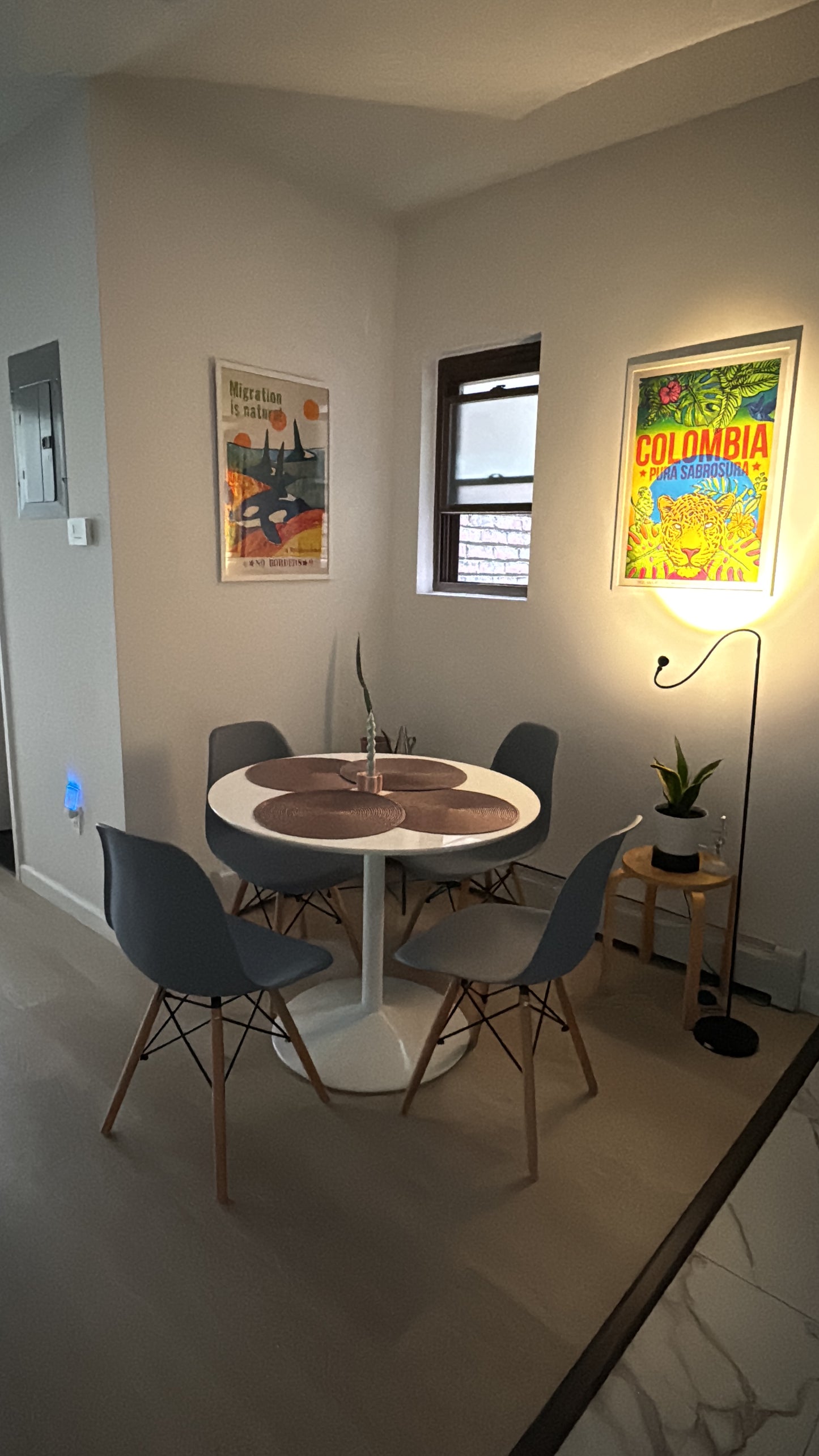 Private room in the heart of Sunnyside near train 7