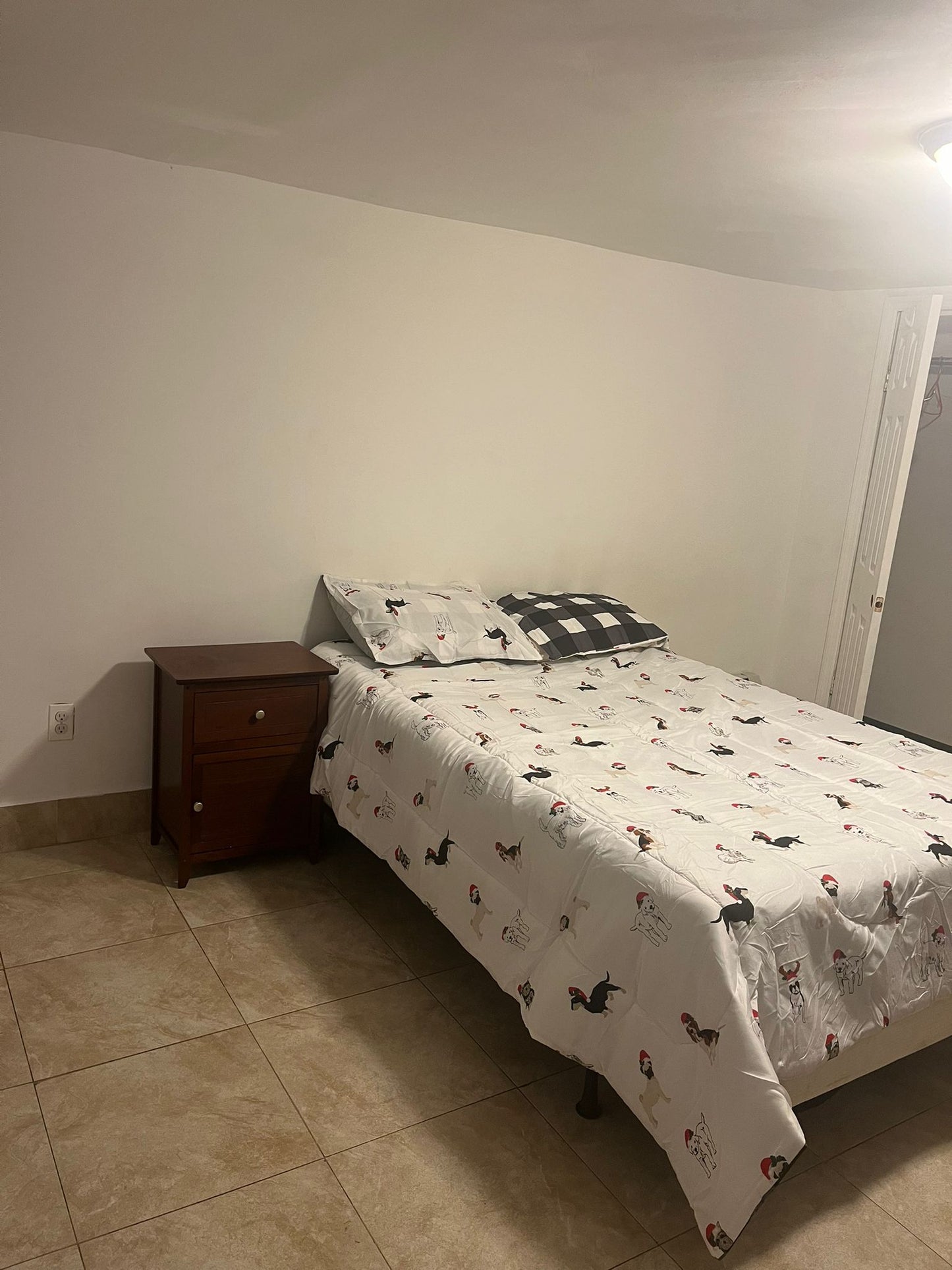 Se renta habitación en East New York!