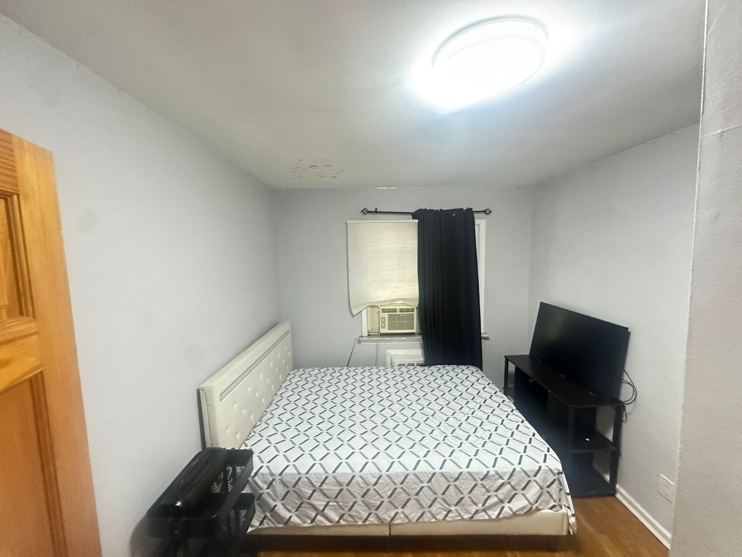 Beautiful Furnished Room in East Elmhurst