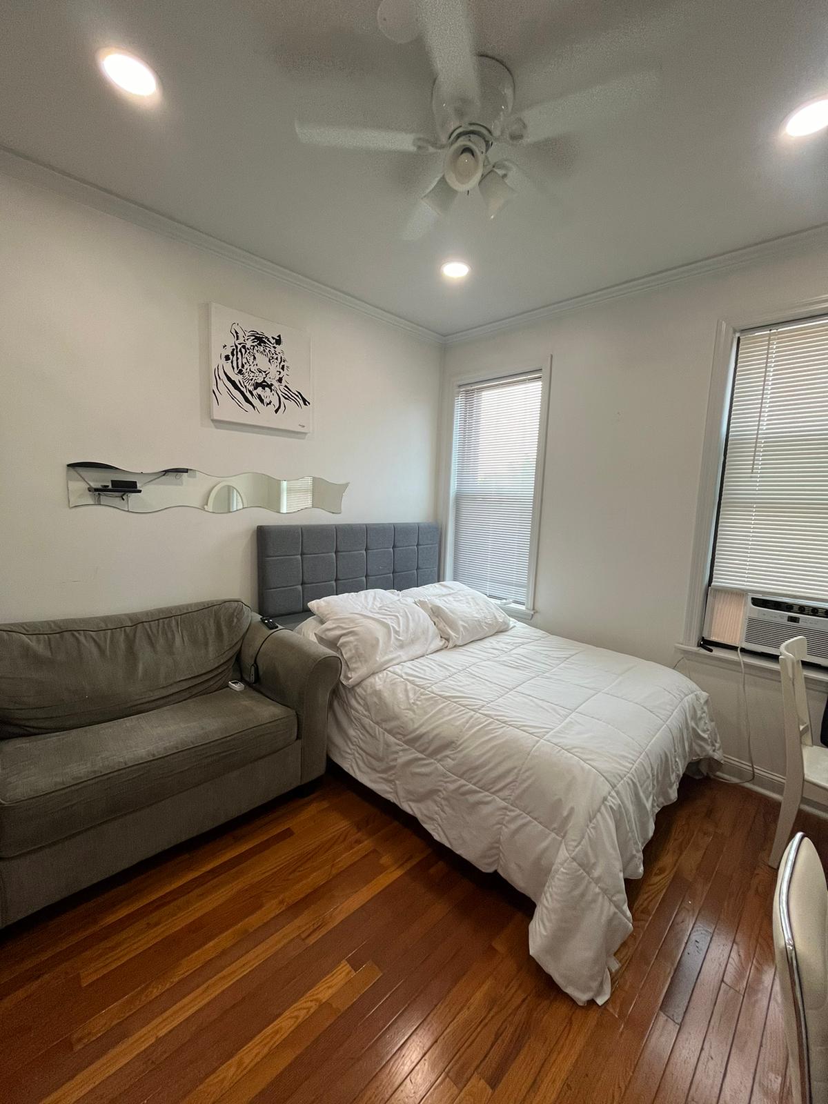 Private Room Near the 7 Train